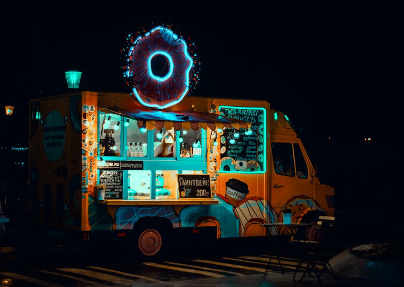 BGIRL'S KITCHEN mobile food truck serving customers